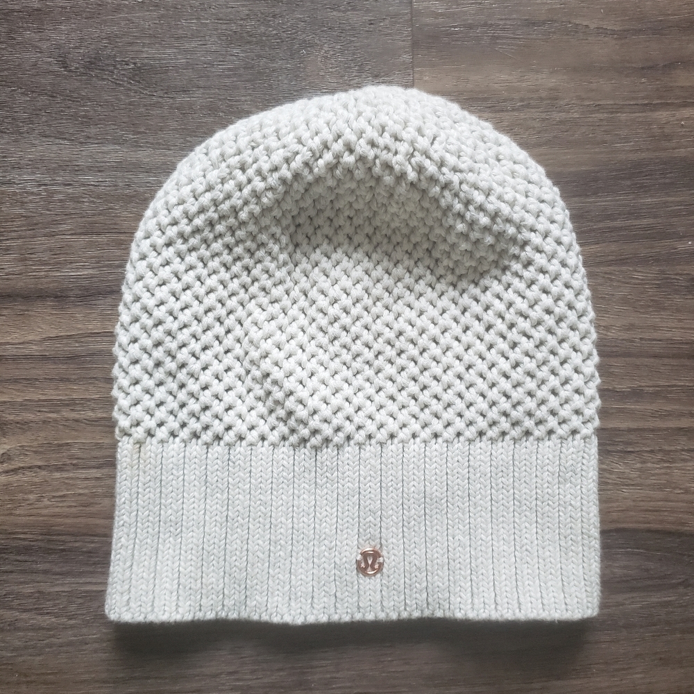 NWOT Lululemon Touque Rose Gold Logo